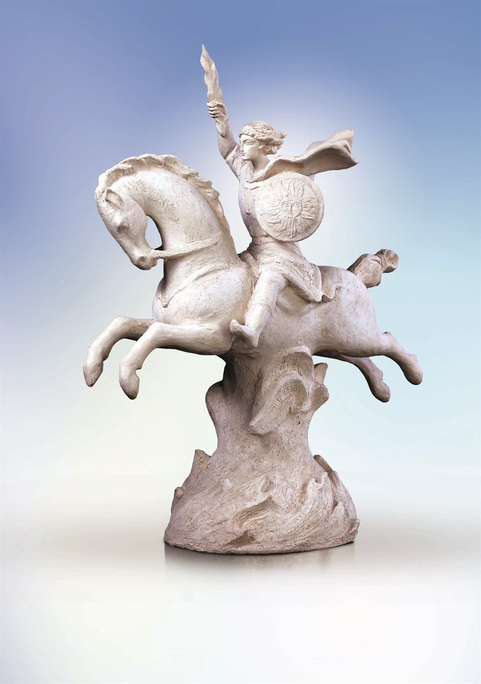 скульптура архистратиг на коне