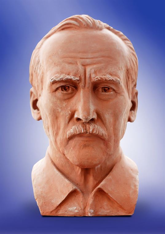 Portrait of a teacher. Sculptor Borodai Vasyl Zakharovych. 2010. - 91 768x1086