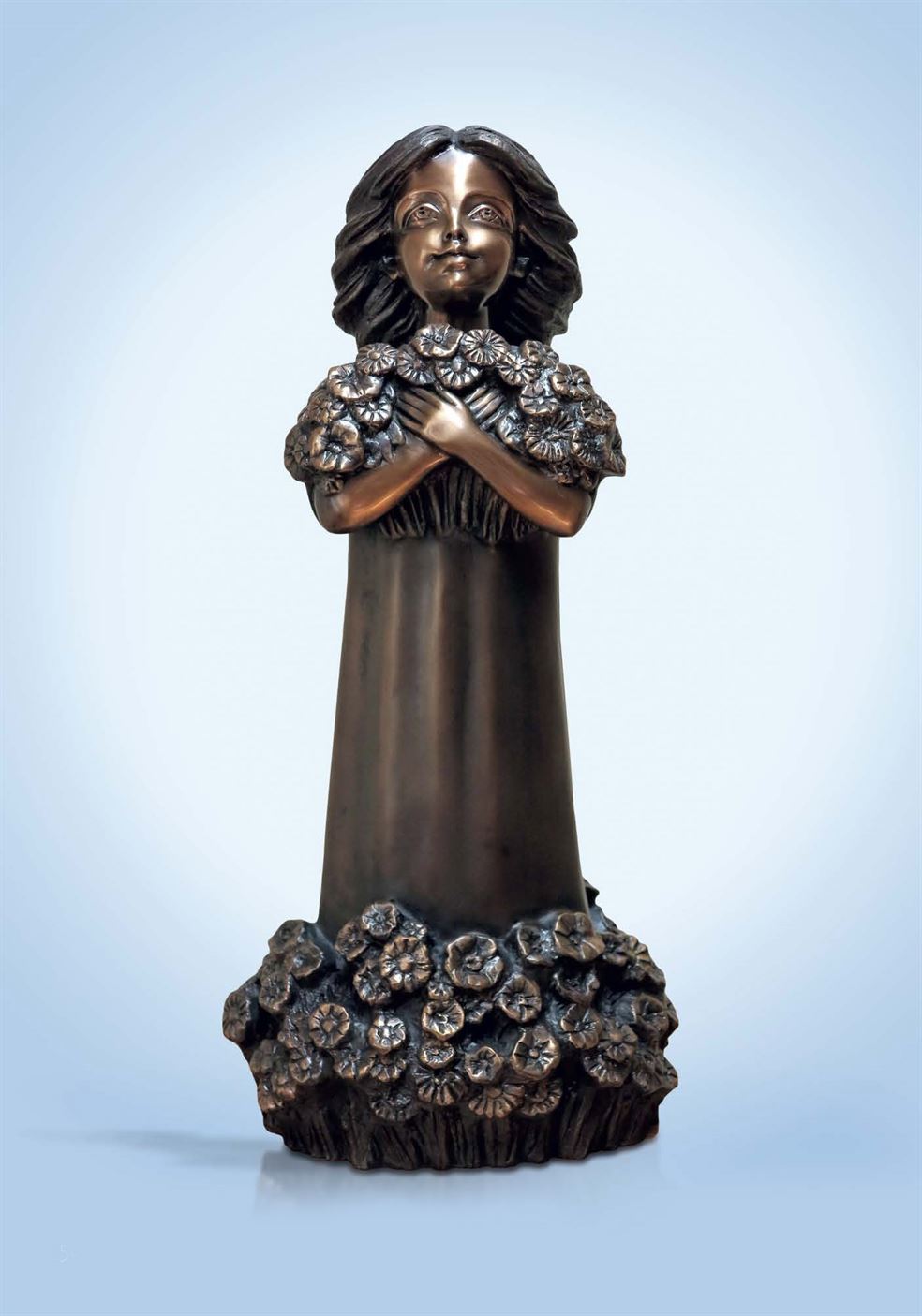 скульптура девочка из бронзы