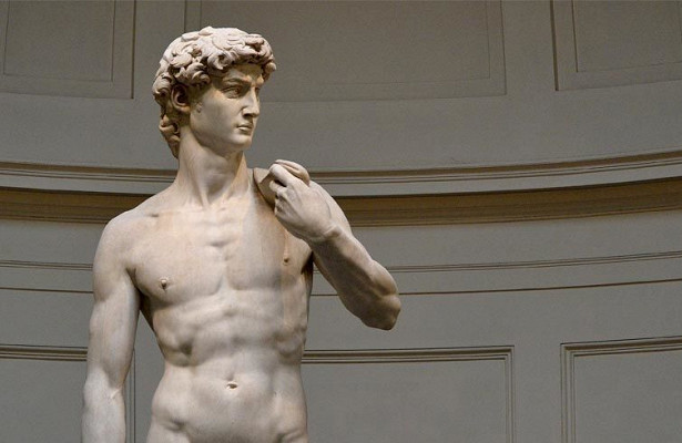 Скульптура «Давид» Микеланджело Буонарроти: титан Эпохи Возрождения.